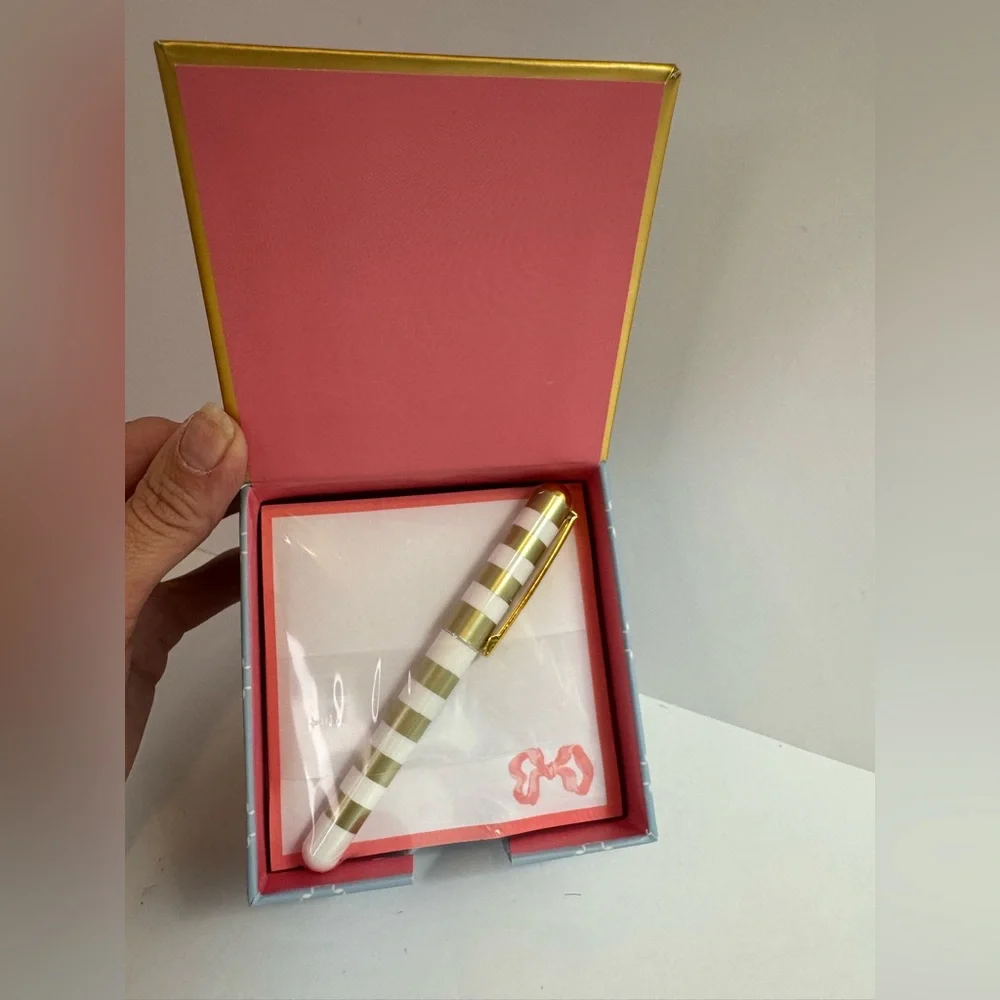 Floral Boxed Note Holder and Pen Set